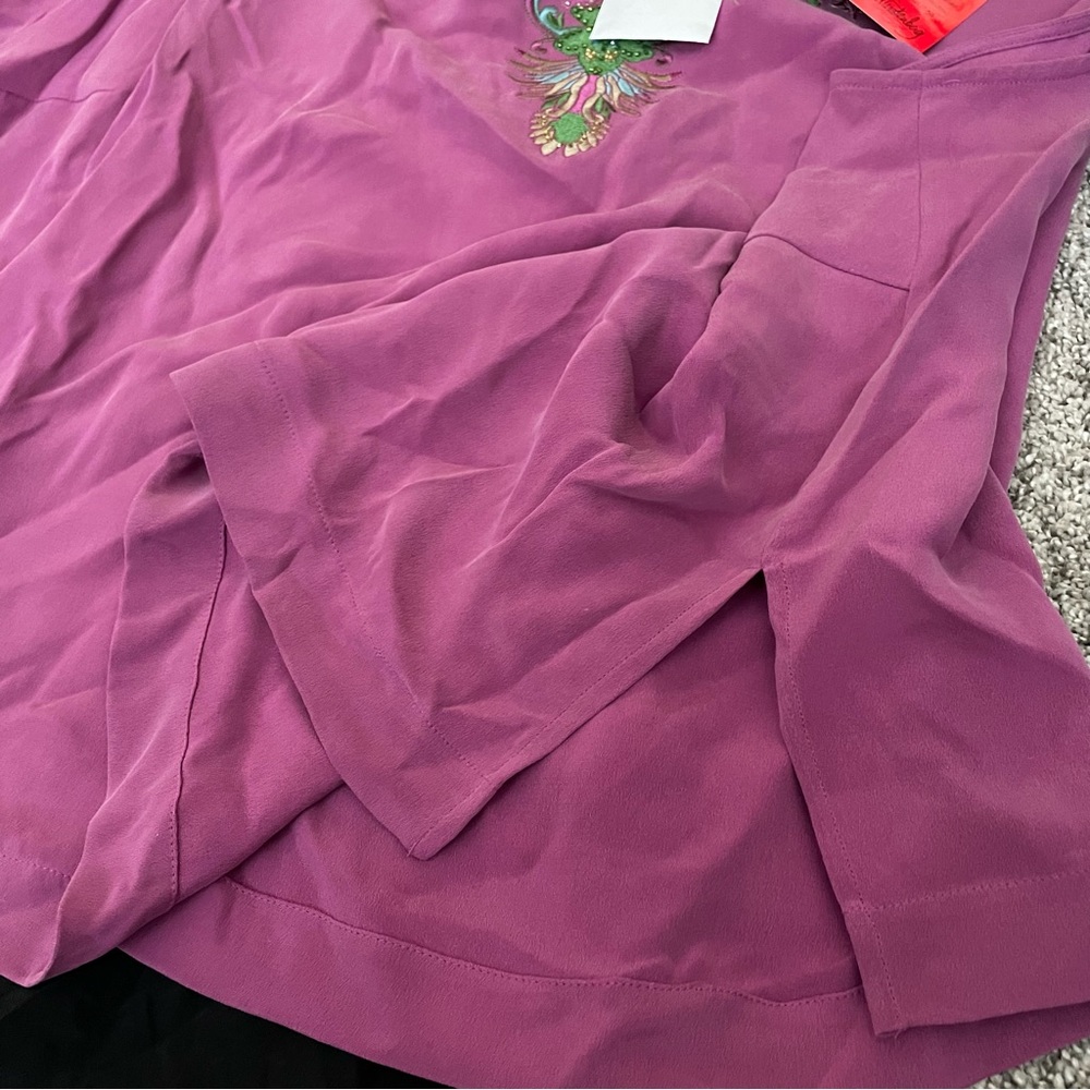 Two 100% Silk & Embroidered Tops by Diane von Furstenberg, Vintage, 2X and 3X - Picture 4 of 10